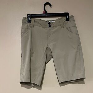 Alpine Design Womens Khaki Shorts Beige Stretch Lined Pockets Low Rise Hiking 2